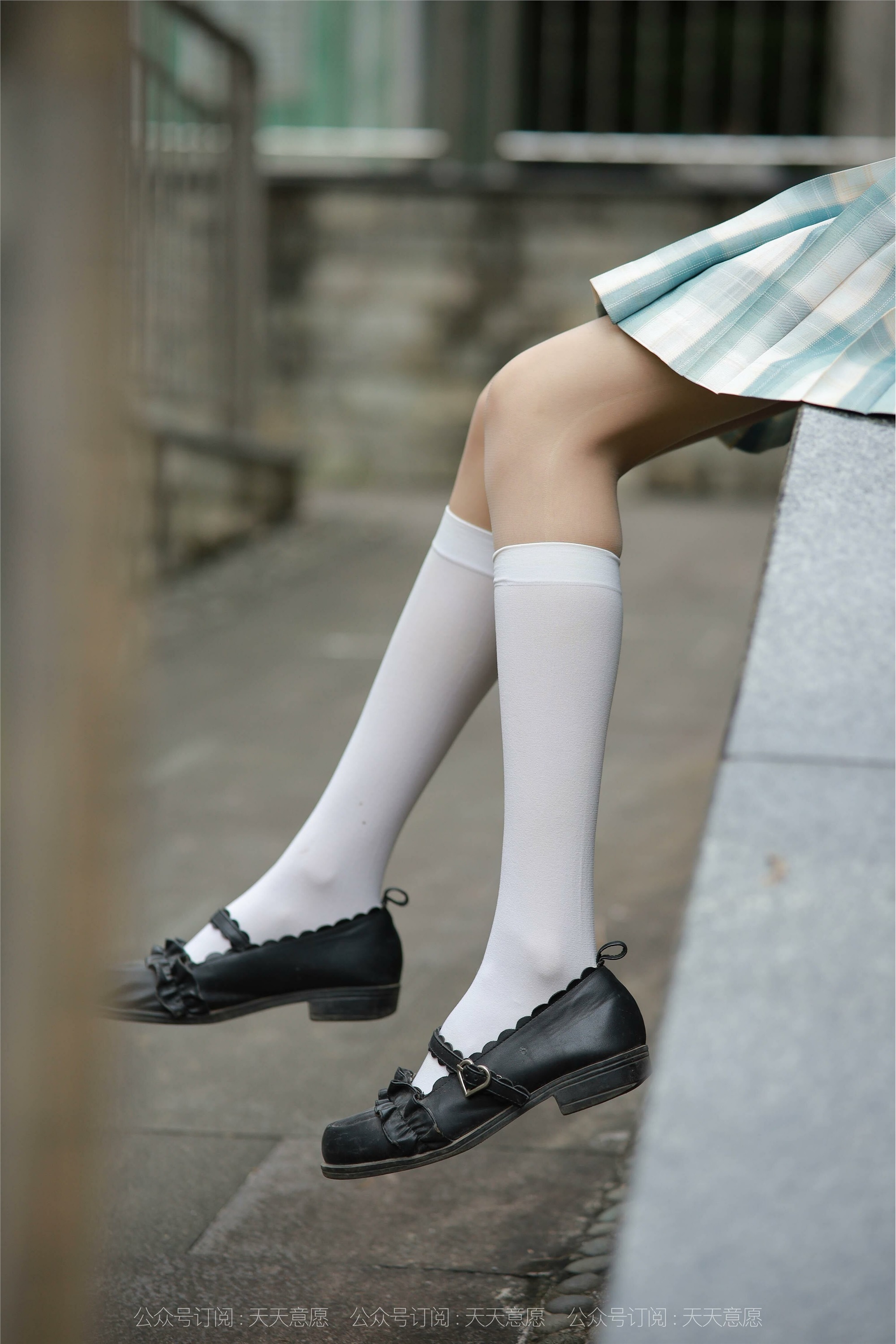 IESS异思趣向  2021.11.02 丝享家963：团团《长腿JK装》